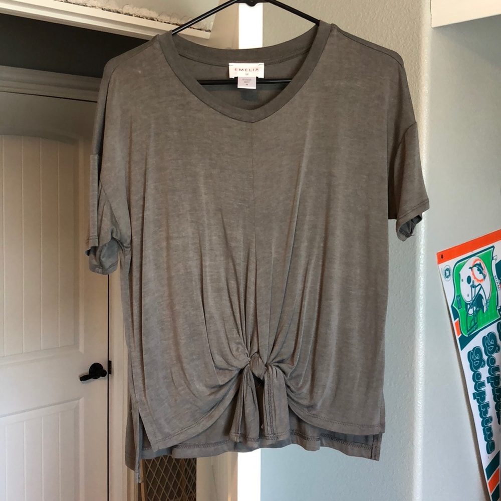 Rayon size M knot top